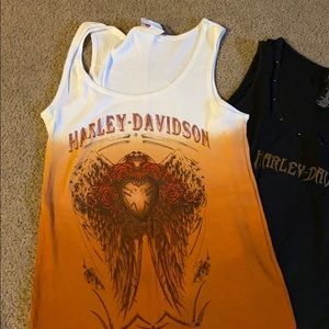 Shirts 2 x.   1 w.   1x.  2 x all fit like xlg